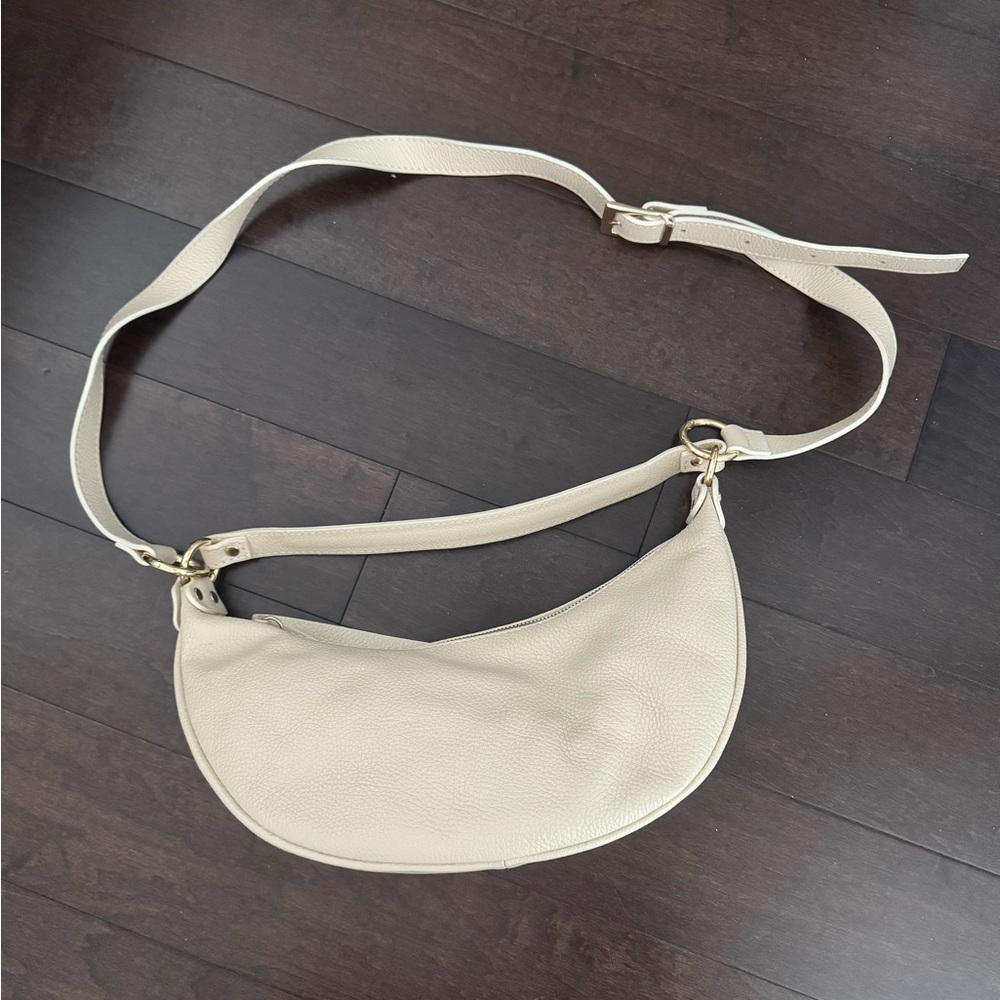 Simons | NWOT White Leather Crossbody Bag 🤍